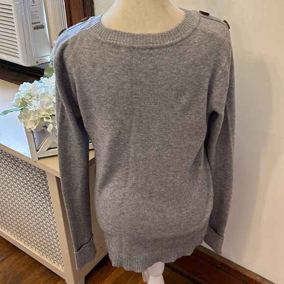 Pink Clover gray long sleeve button shoulder sweater Size S EUC - Picture 5 of 9